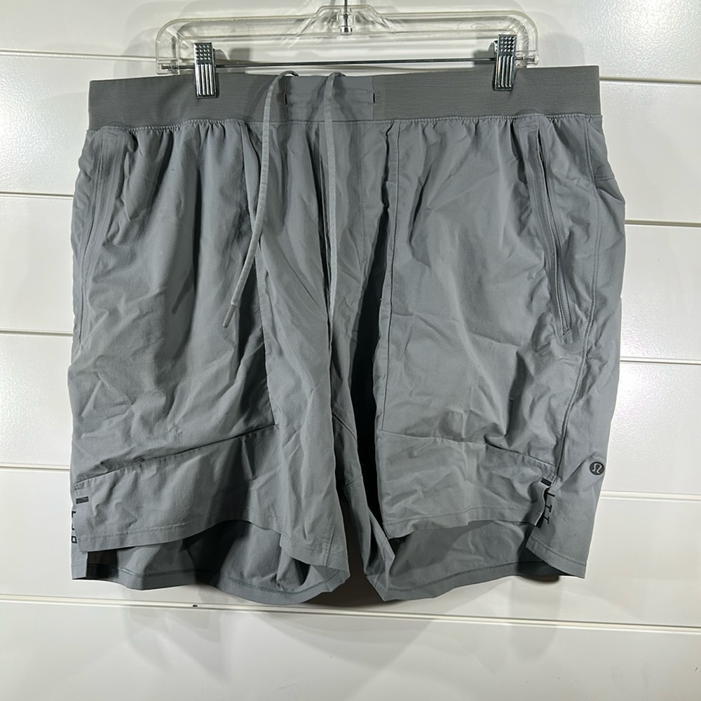 Lululemon Athletica Gray Athletic Shorts Lightweight Mid-Thigh XL